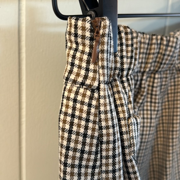 Bobbles & Lace Blazer Short Set - Picture 6 of 7